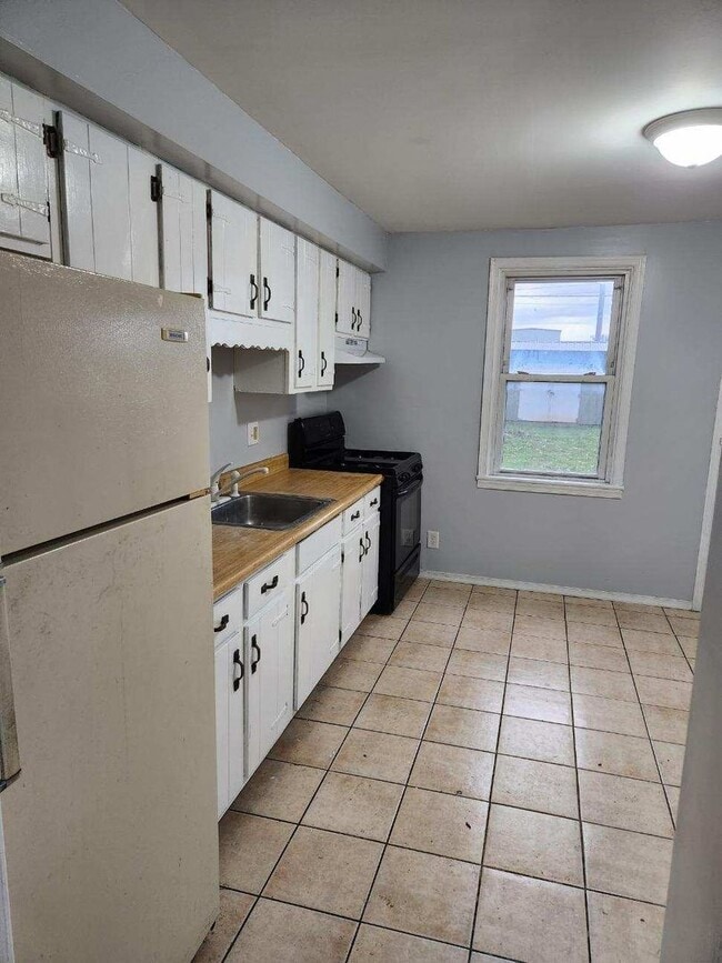 Building Photo - 1 bedroom apartment home