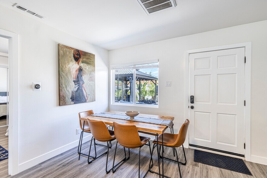 Building Photo - 8143 Hinds Ave