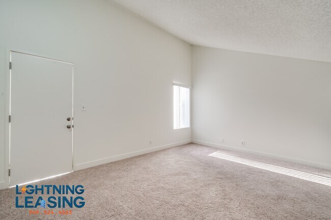Building Photo - 6827 Whitsett Ave