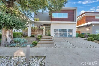 Building Photo - 16518 Moorpark St