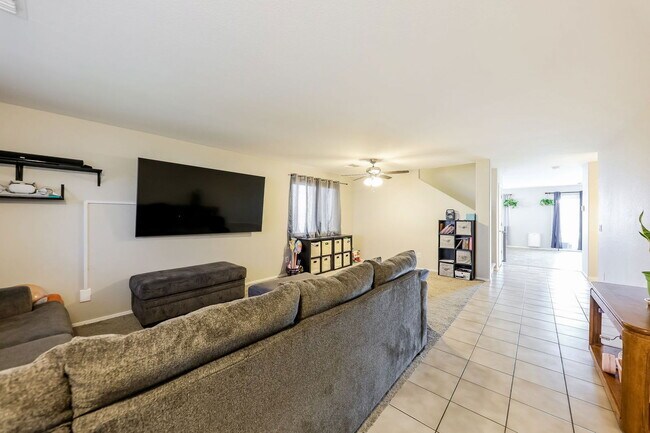 Building Photo - 5945 N 73rd Dr