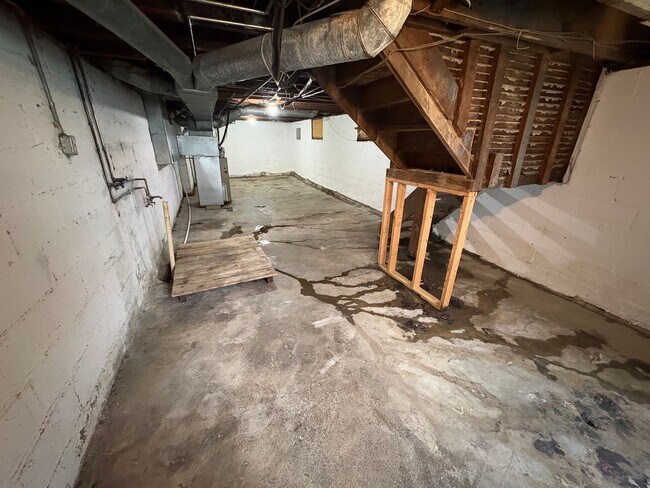 Building Photo - 128-130 Haldy Avenue