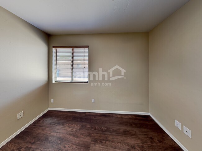 Building Photo - 5556 S Desert Redbud Dr