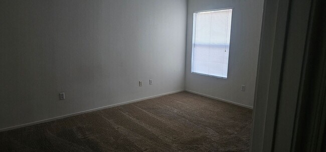 Building Photo - 8250 N Grand Canyon Dr