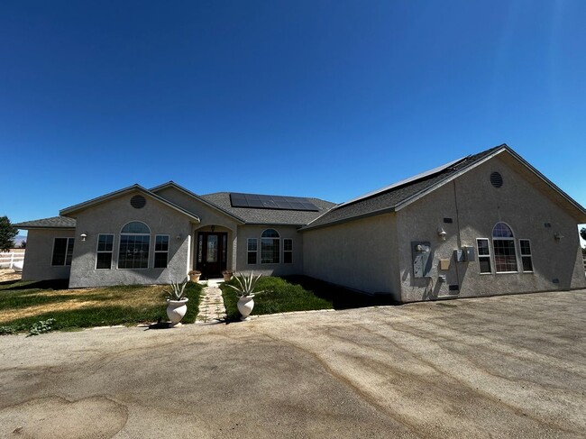 Primary Photo - 8127 W Ave E12