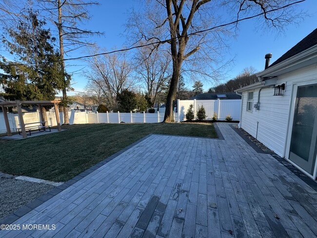 Building Photo - 28 Irongate Ln