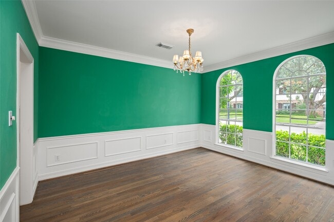 Building Photo - 4006 Chatham Ln