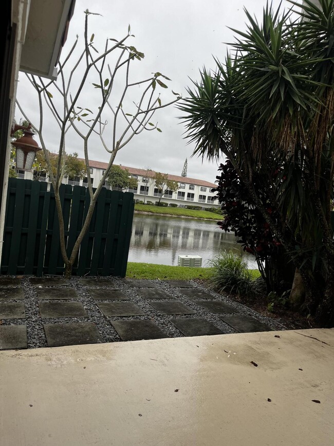 Building Photo - 20918 Estada Ln