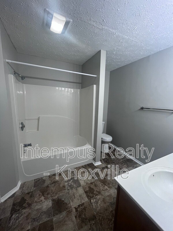 Building Photo - 1013 Ashley Michelle Ct