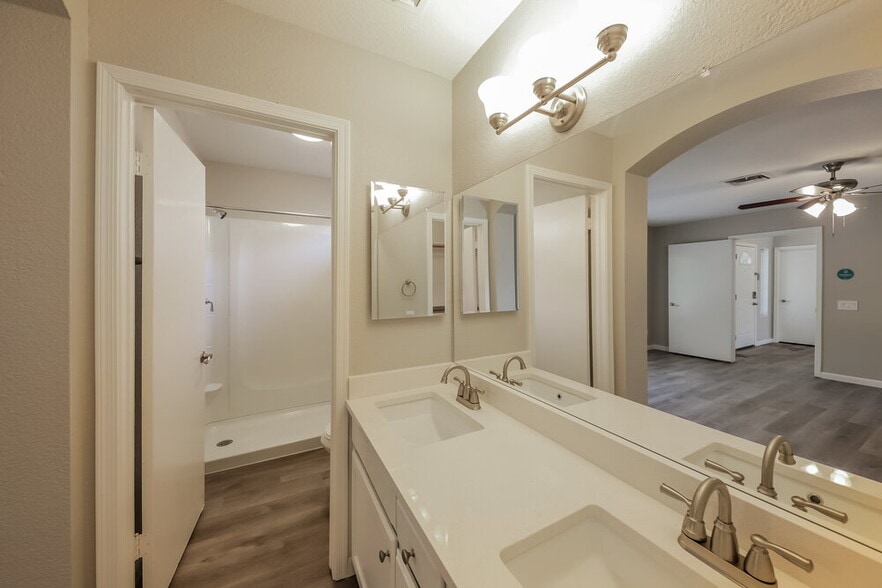 Building Photo - 4337 W Avenida Del Sol