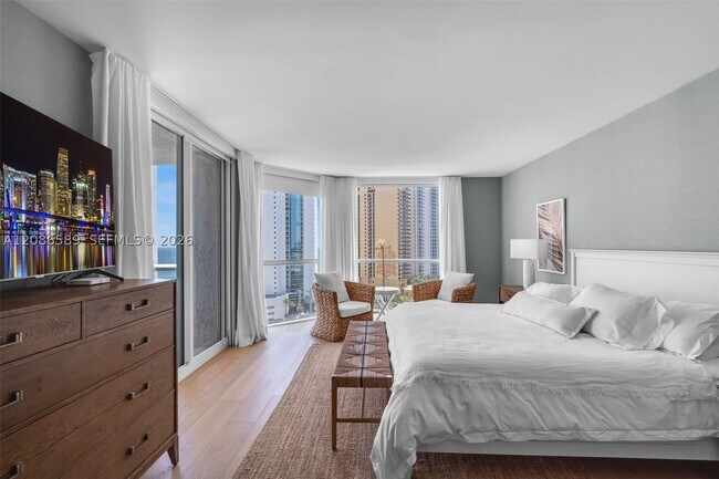 Building Photo - 16400 Collins Ave
