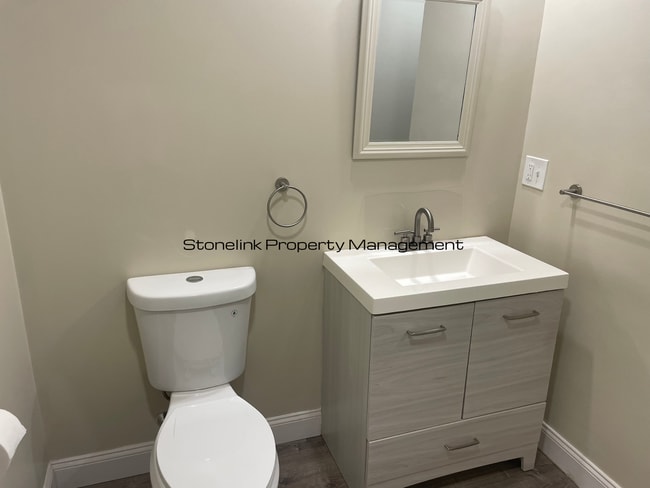 Building Photo - Fully Renovated Condo For Rent in Barrington!