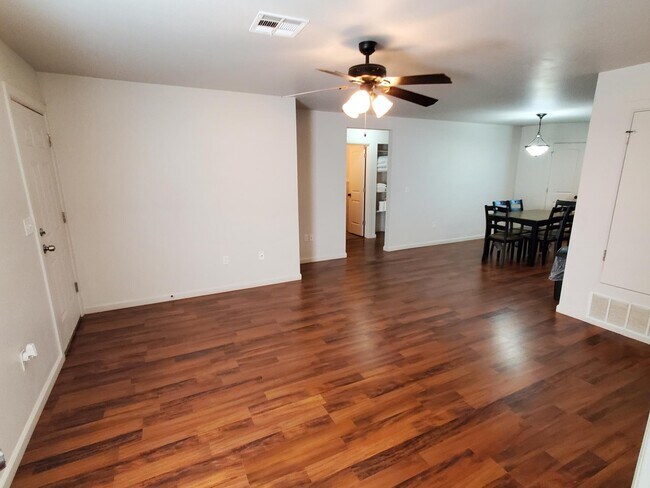 Building Photo - 37 W Thatcher St