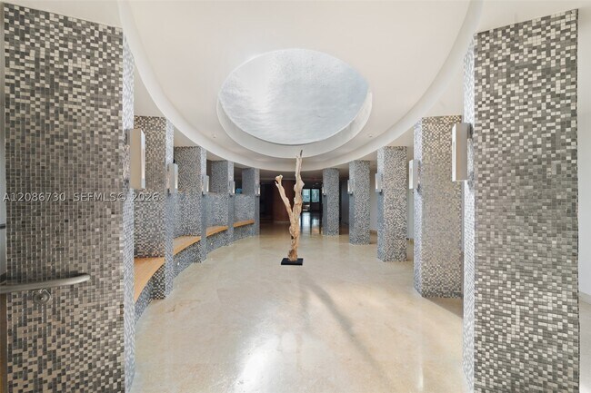 Building Photo - 900 Biscayne Blvd