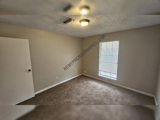 Building Photo - 23915 Spring Fork Dr