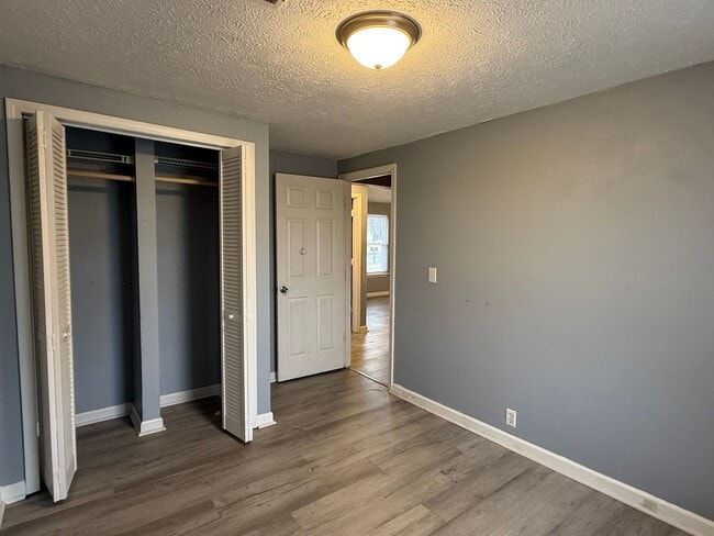 Building Photo - 155 Tamarack Dr