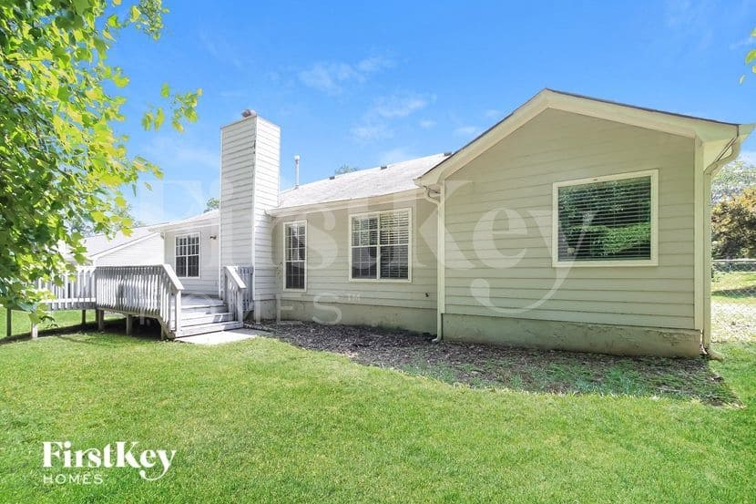 Building Photo - 1417 Oak Knoll Dr NE