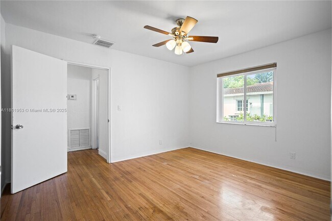 Building Photo - 2530 Fillmore St