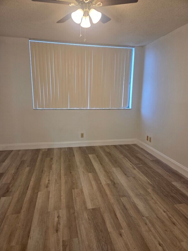 Building Photo - 4309