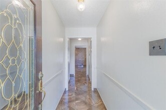 Building Photo - 2418 Ingleside Dr