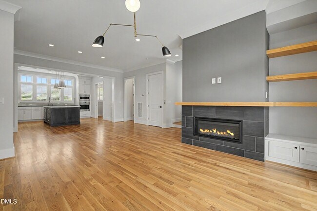 Building Photo - 163 E Park St