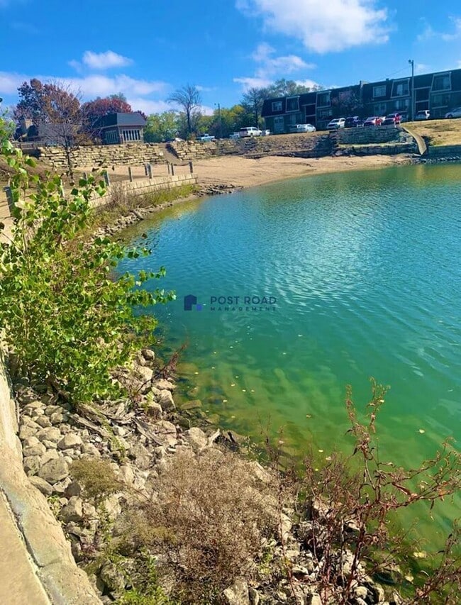 Building Photo - 501 W 27th St S