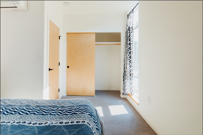 Building Photo - Modern 3 Bed, 3.5 Bath Townhouse for Rent