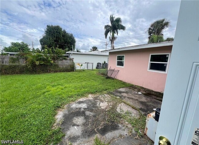 Building Photo - 160 Brooks Rd