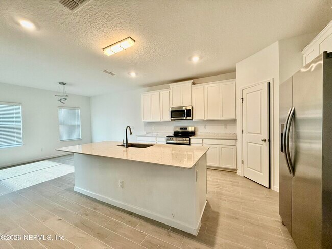 Building Photo - 4033 Haydon Burns Pl