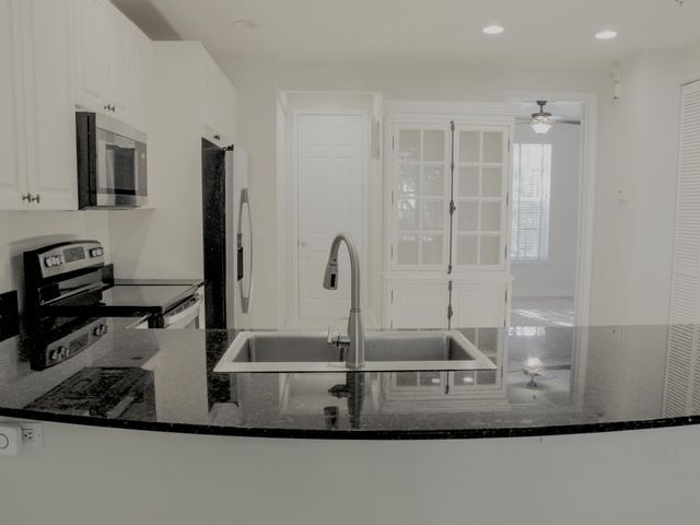 Building Photo - 124 Jesup Ln