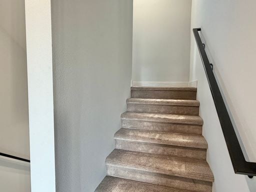 Building Photo - Upscale 3-level Modern Townhome in desired Delridge Neighborhood! Available Now!