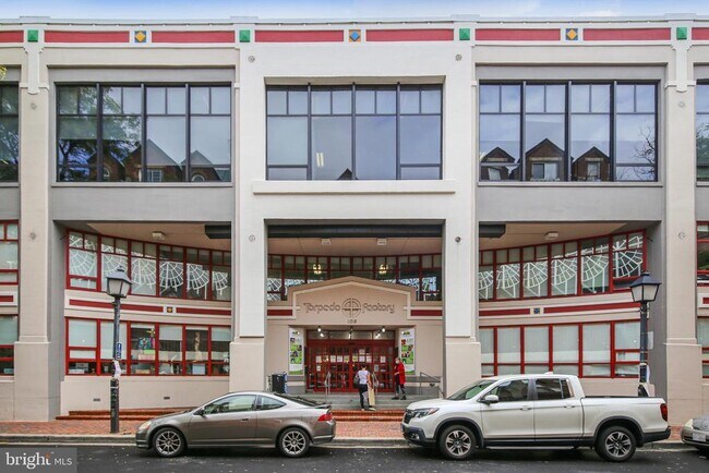 Building Photo - 115 N Lee St