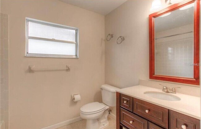 Building Photo - 1761 Lakeview Village Dr