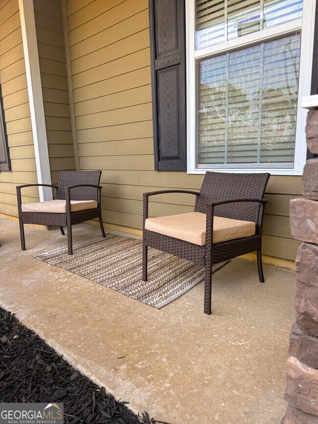 Building Photo - 102 Lexington Ln