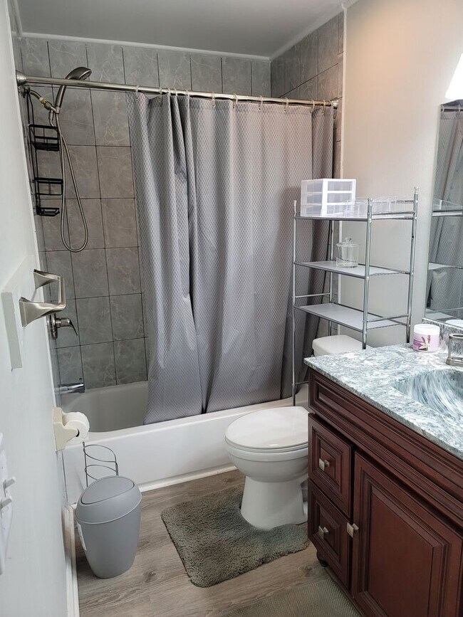 Building Photo - 5001 Bordeaux Village Pl