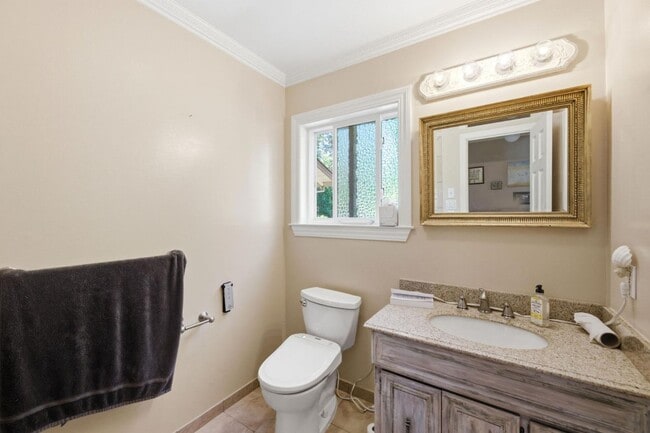 Building Photo - 25 Warmwood Way