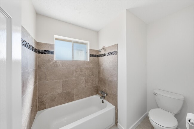 Building Photo - 2303 Keyhole Ln