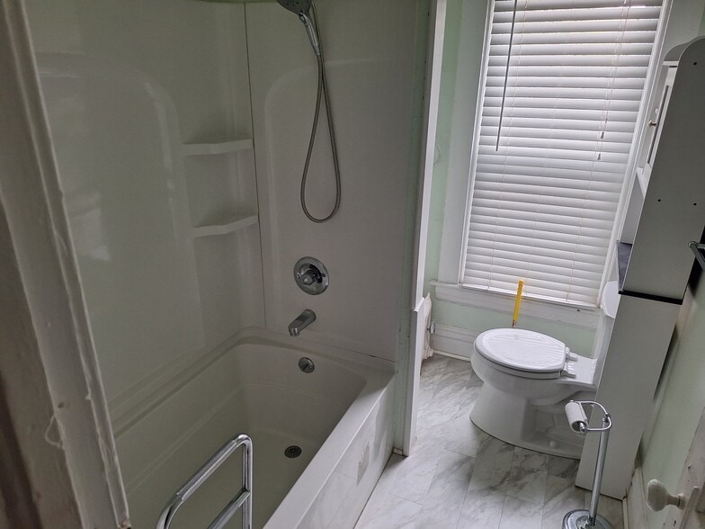 Building Photo - 517 W Shiawassee St