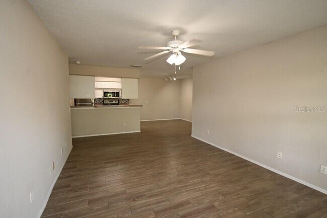 Building Photo - 5904 Willow Ridge Dr