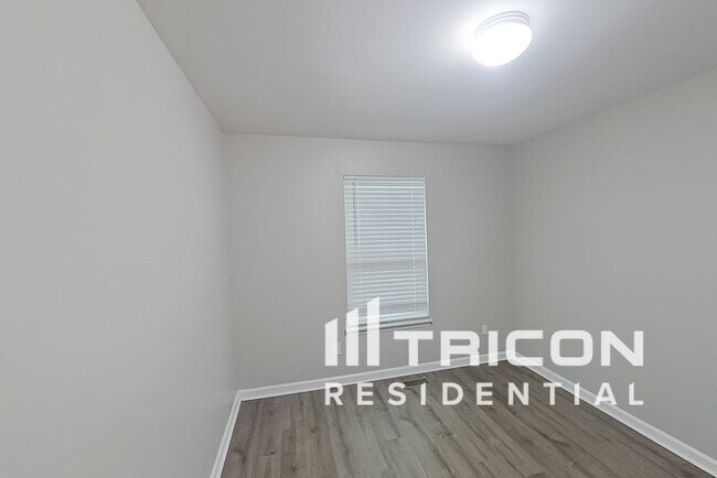 Building Photo - 745 Diamond Pointe Ct