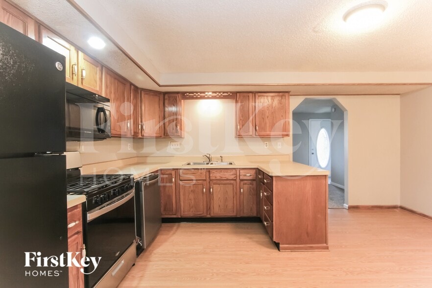 Building Photo - 2543 Fairfax Rd