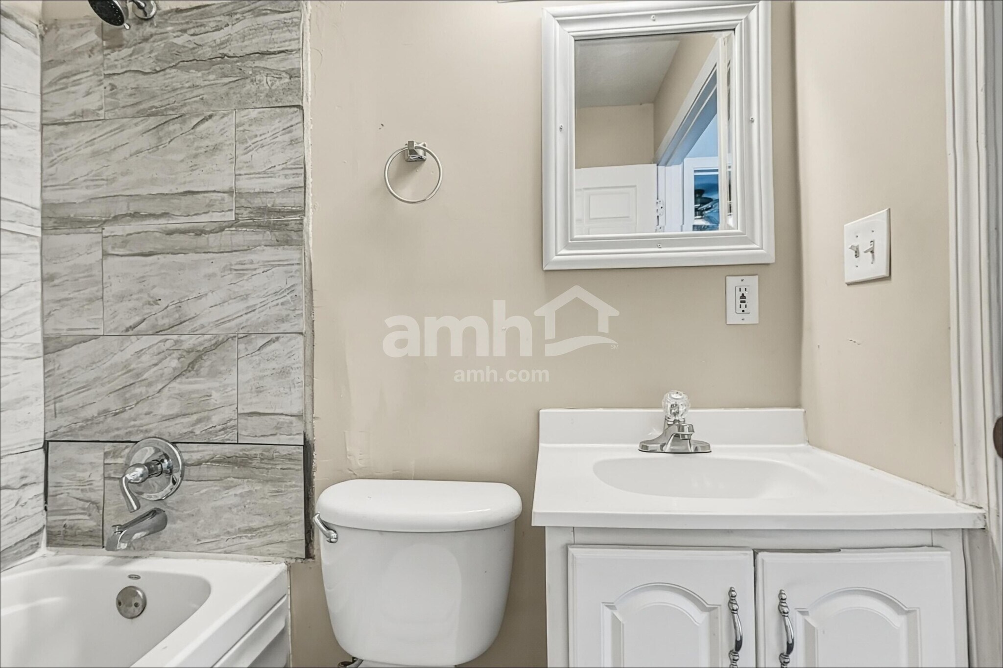 Building Photo - 6646 Raner Cv