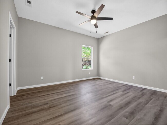 Building Photo - 43 Whitley Ln