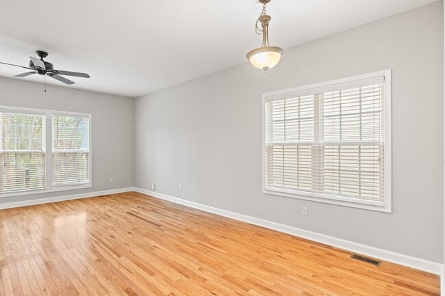 Building Photo - Spacious Home near Downtown Apex!