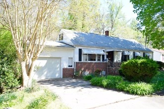 Building Photo - 505 Pocahontas St