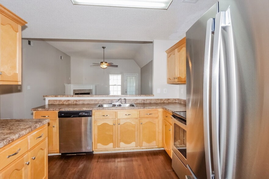 Building Photo - 9882 Wynngate Dr