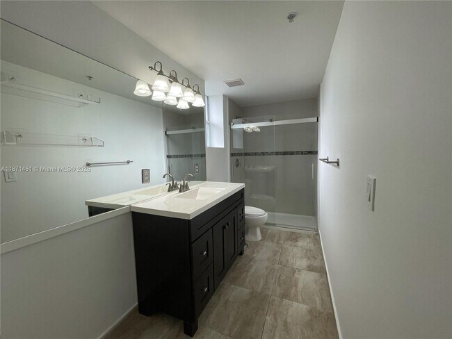 Building Photo - 6560 NW 114th Ave