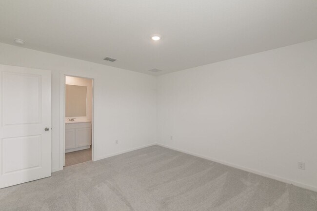 Building Photo - 3 bedroom 2 bath-brand new construction in...