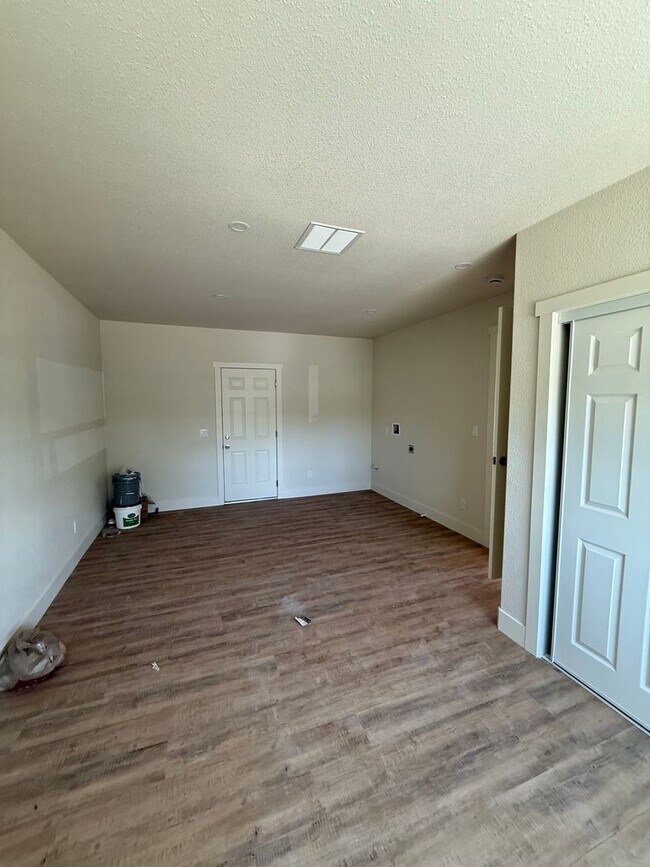 Building Photo - 1855 Trainer Wy