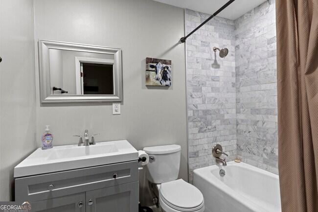 Building Photo - 3727 Calmer Cir